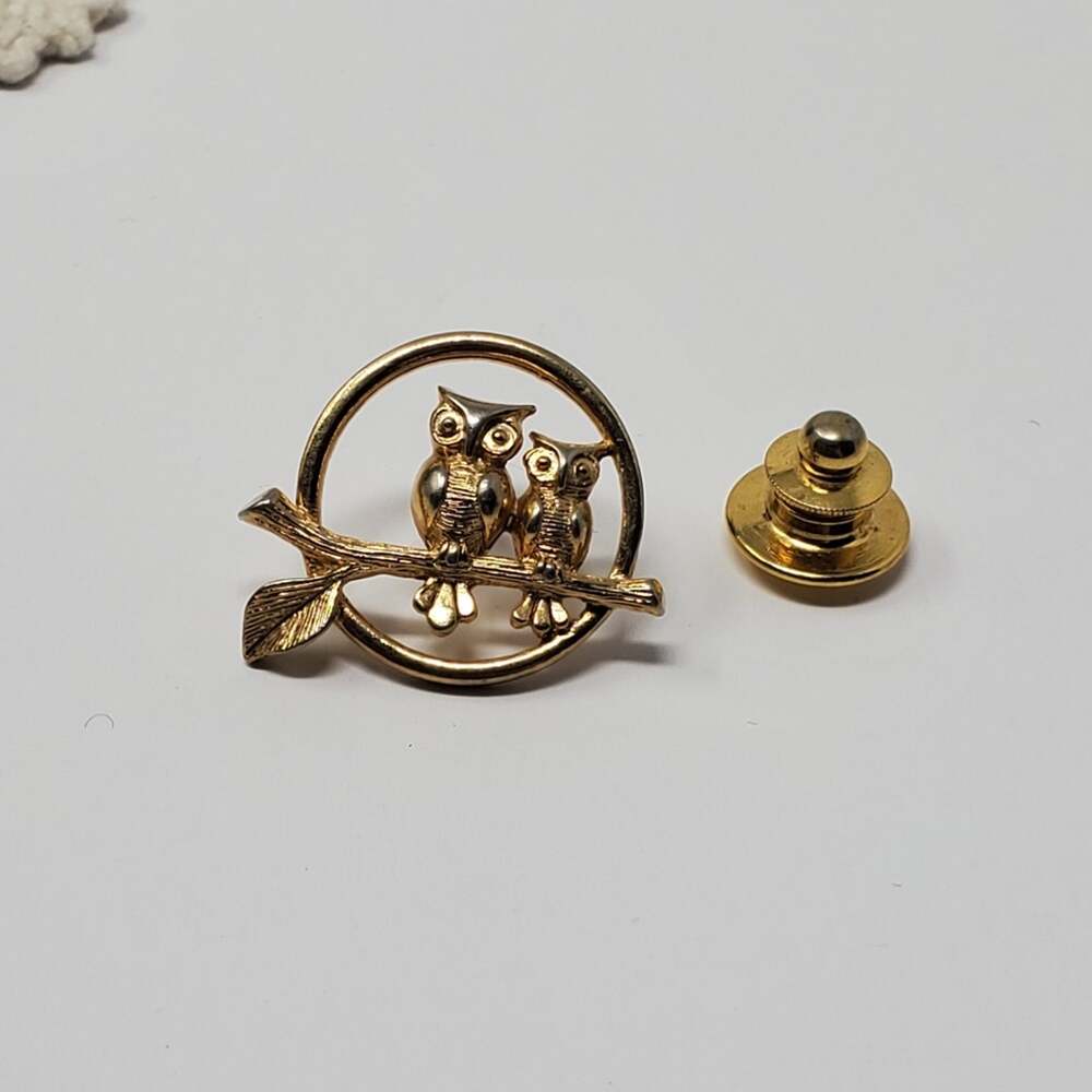 Vintage Avon Signed Two Owls on a Branch Tie Tack Lapel Hat Jacket Pin Gold Tone